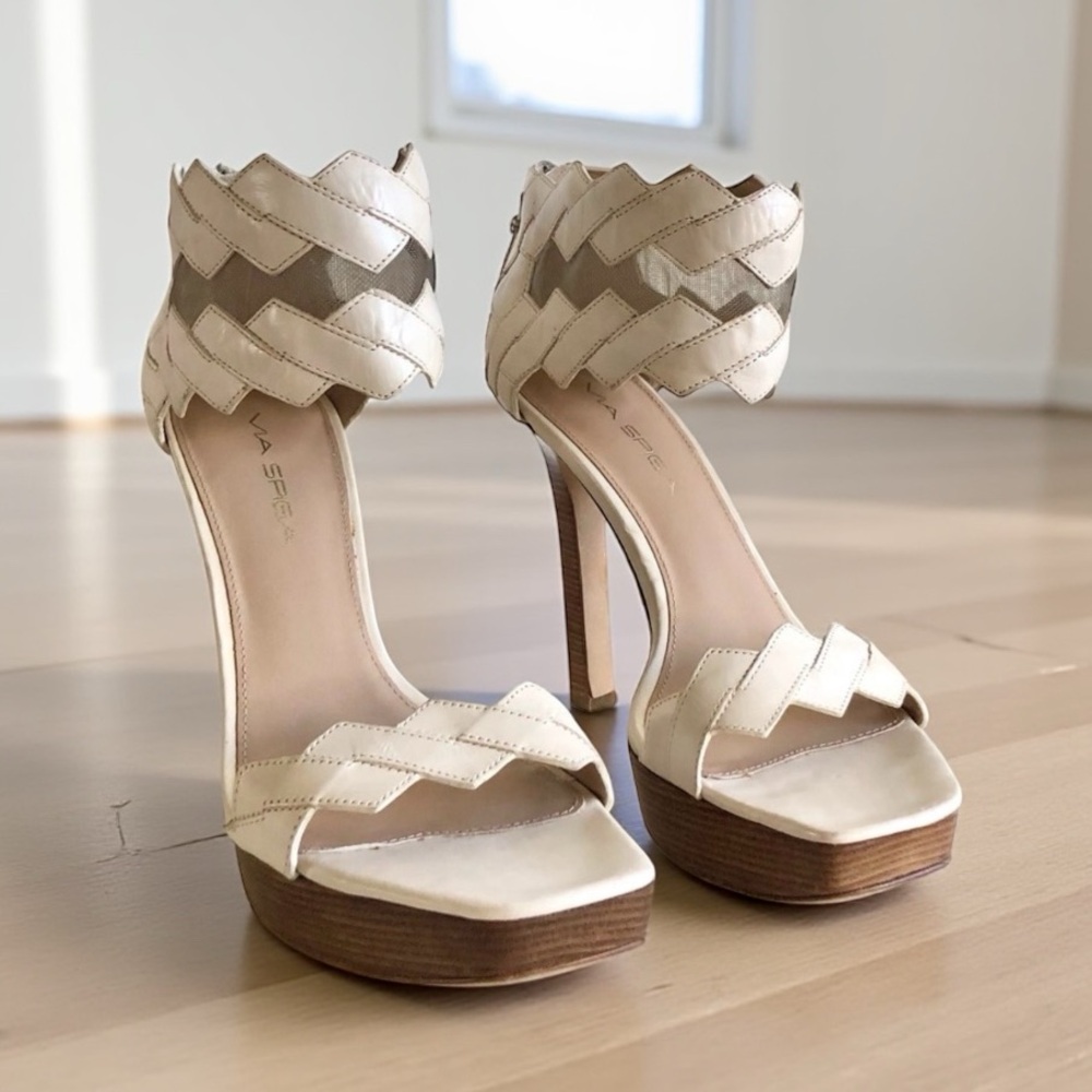 VIA SPIGA leather cream heels